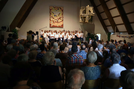 Gelebte Ökumene, proppenvolle Haldenkirche