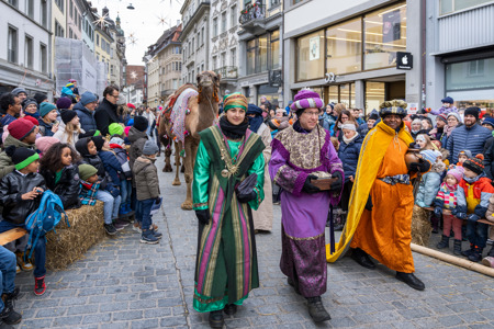 Krippenspiel im Stadtsanktgaller Einkaufsrummel