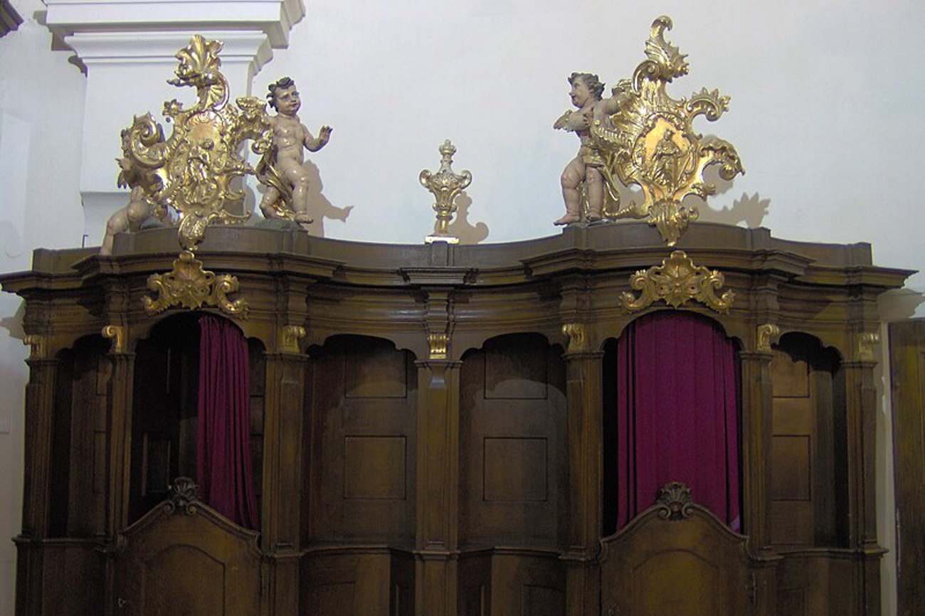 Die Übergriffe ereigneten sich auch im Rahmen der Seelsorge, in Beichtgesprächen. Foto: David Novak / Wikimedia Die Übergriffe ereigneten sich auch im Rahmen der Seelsorge, in Beichtgesprächen. Foto: David Novak / Wikimedia