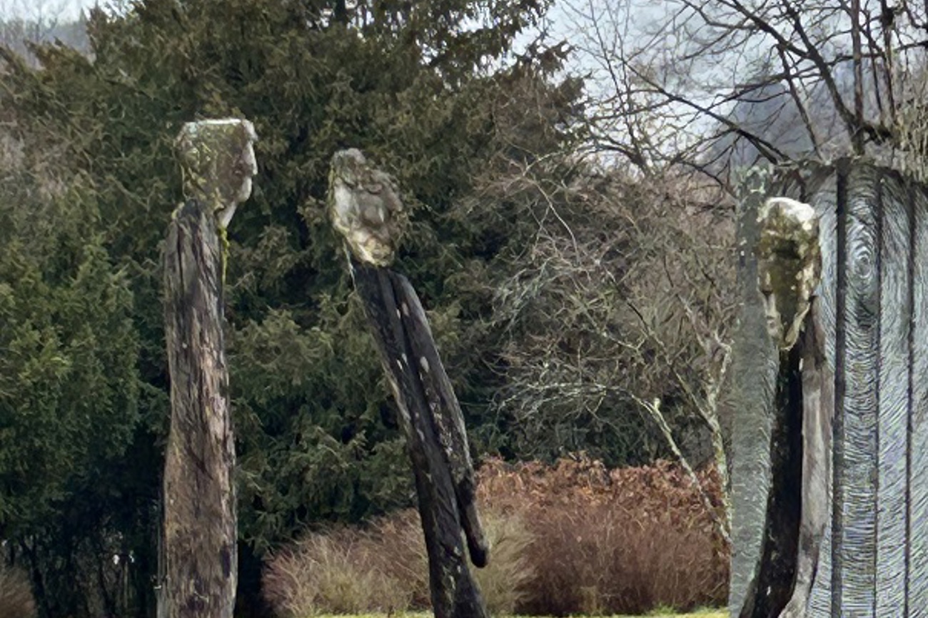 Skulptur "Blicke" von Sabine Gysin auf dem Gelände der Psychiatrischen Klinik Liestal. | Foto: Regine Munz Skulptur "Blicke" von Sabine Gysin auf dem Gelände der Psychiatrischen Klinik Liestal. | Foto: Regine Munz