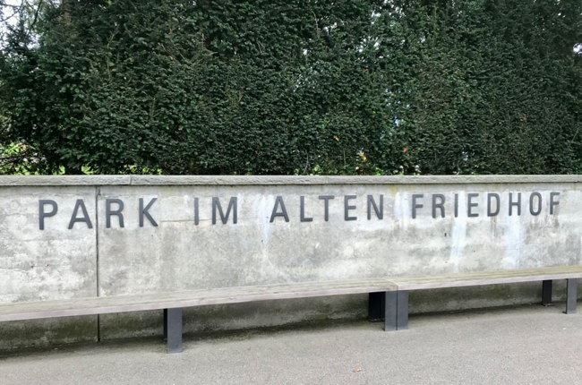 2305 Religionsgarten Aarburg Alter Friedhof