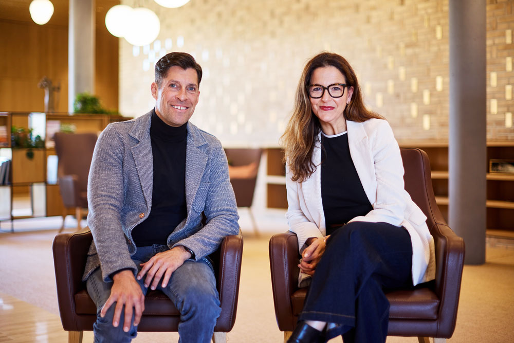Markus Pfisterer, Synodalrat, und Lilian Bachmann, Synodalratspräsidentin leiten das Projekt der Reformierten Kirche Kanton Luzern. | Foto: Gabriel Ammon