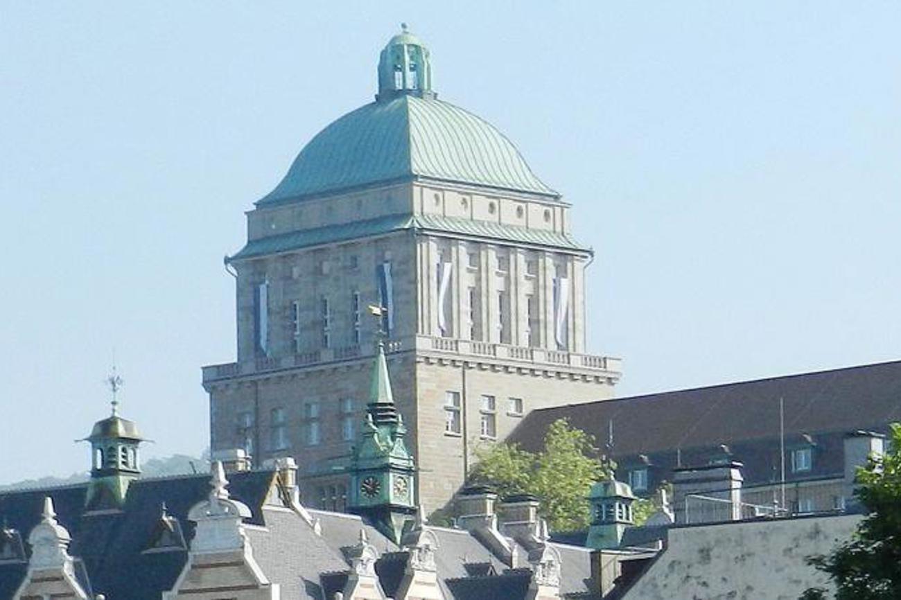 Die Uni Zürich: bald ist es für Melina Rüegg Zeit, ihr Adieu zu sagen. | Bild Reto Schär / zh.ref