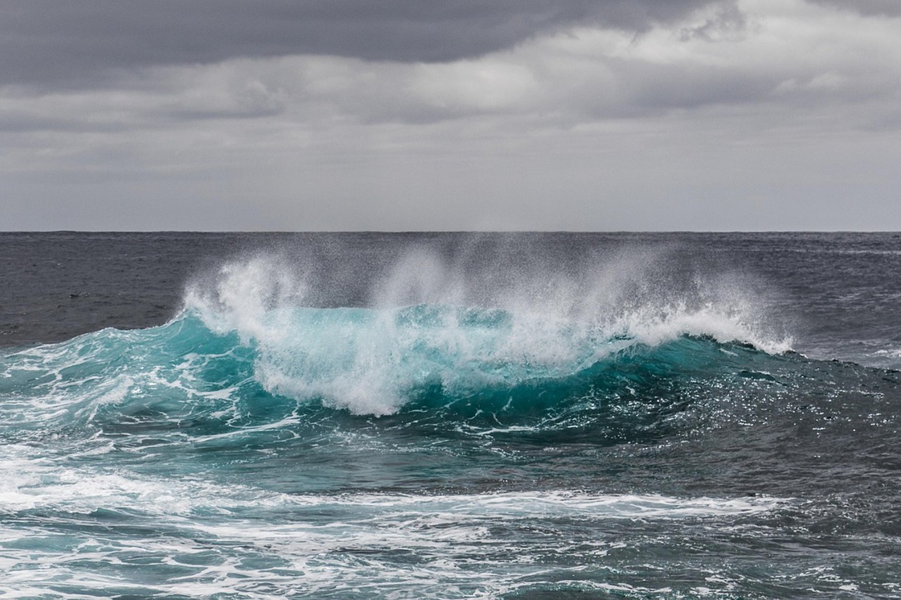 Der Geist Gottes schwebte über der Urflut, bevor Gott mit der Schöpfung begann. So erzählt es die Bibel in Genesis 1. Foto: pixabay