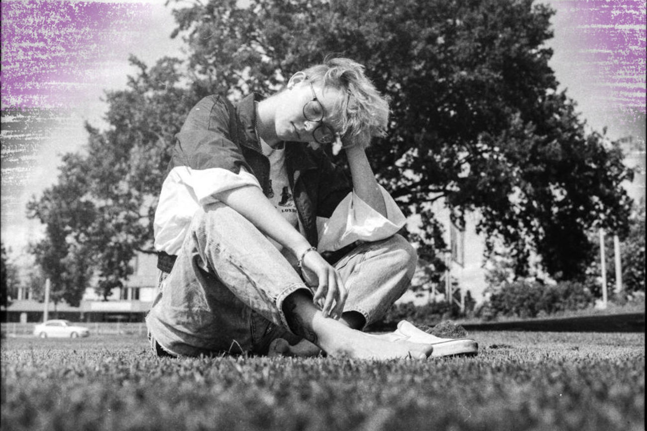 Joëlle Bachmann studiert Biologie an der Universität Bern und definiert sich als non-binär. | Quelle: Thubten Shontshang / Gestaltung: Joëlle Bachmann Joëlle Bachmann studiert Biologie an der Universität Bern und definiert sich als non-binär. | Quelle: Thubten Shontshang / Gestaltung: Joëlle Bachmann