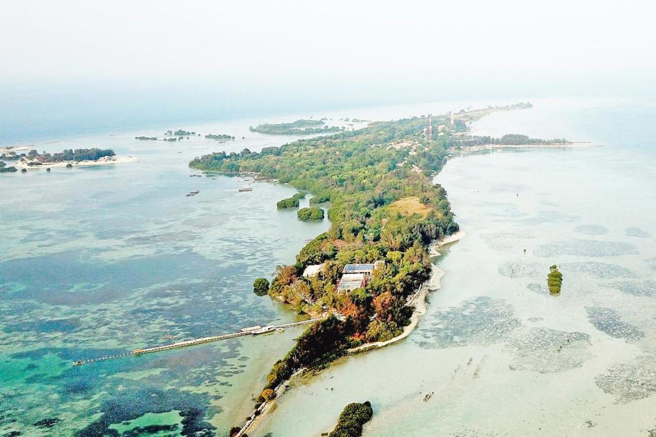 Bedroht: Die indonesische Insel Pari liegt knapp über dem Meeresspiegel. | Heks