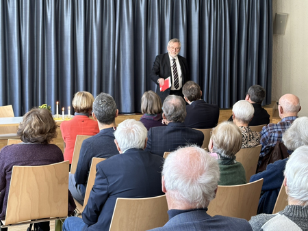 «Züri-Bueb» ortet einen Kirchenboom