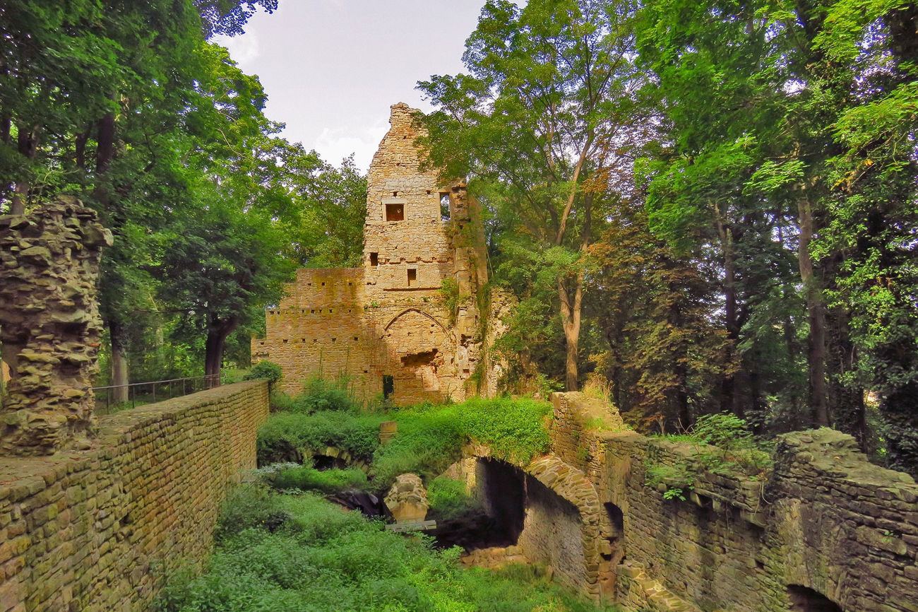 Benediktinerkloster Disibodenberg - hier wurde Hildegard im Alter von 14 Jahren Inklusin Bild: pixabay