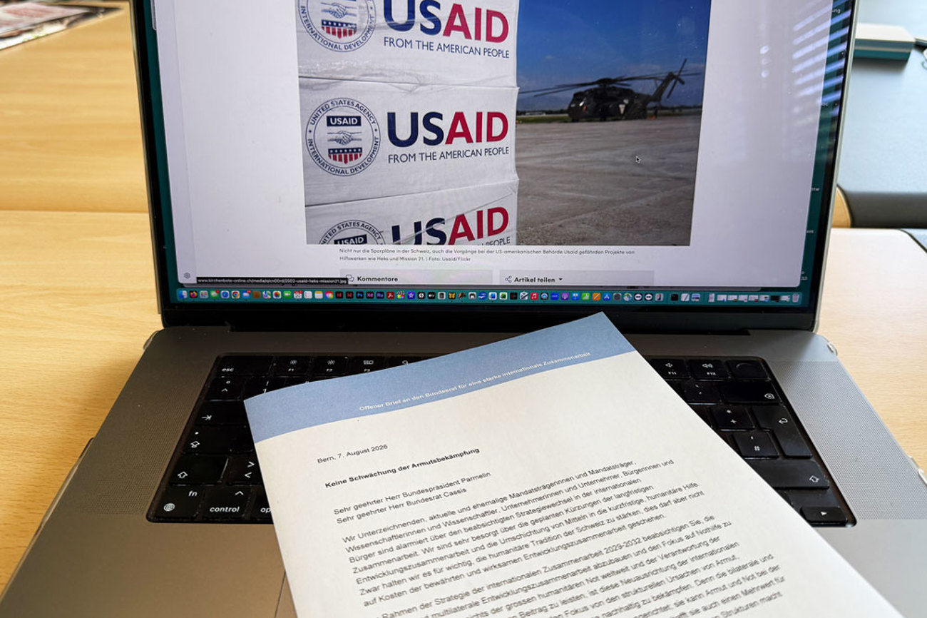 Vor einem Jahr fror die US-Regierung die USAID-Gelder ein, jetzt kürzt der Bundesrat: Der offene Brief an Cassis und Parmelin, unterzeichnet von rund 130 Personen aus Politik, Wirtschaft, Wissenschaft und Kirchen. | Fotoausschnitt Screenshot Usaid/Flickr